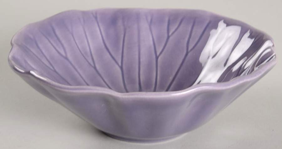 Lotus Lilac Fruit/Dessert (Sauce) Bowl by Metlox - Poppytrail - Vernon-1