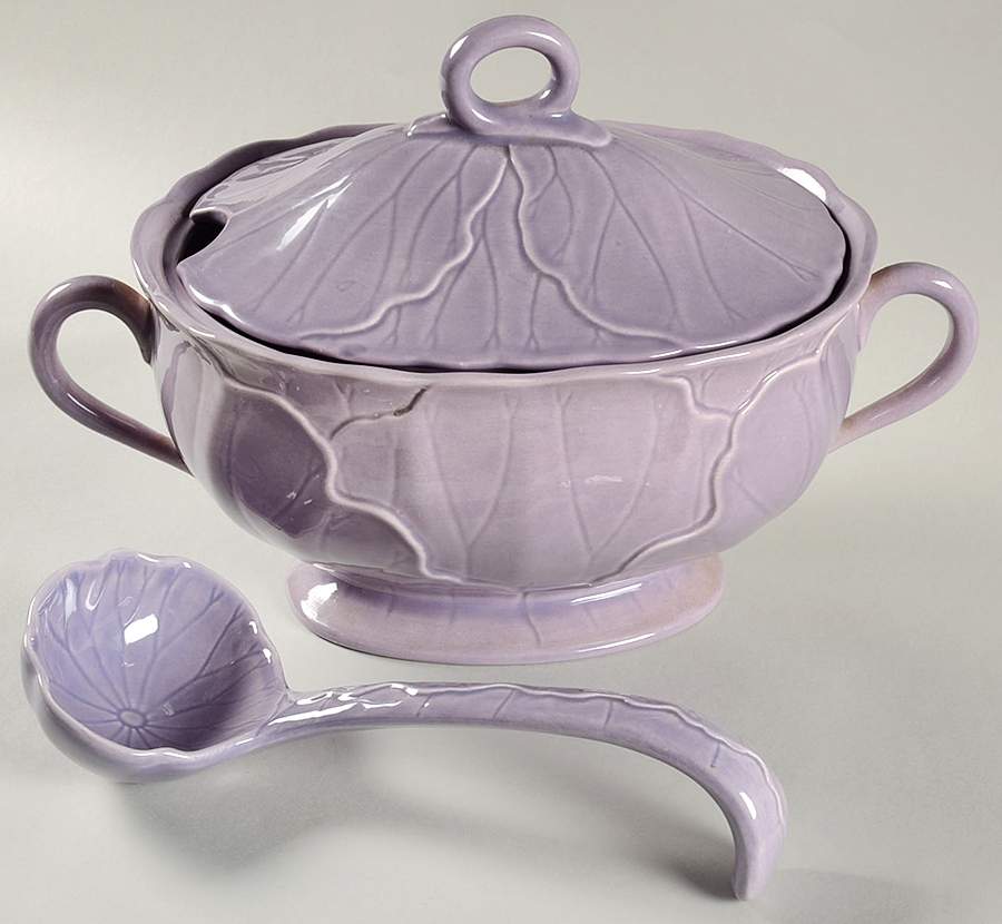 Lotus Lilac Tureen & Lid w/Ladle by Metlox - Poppytrail - Vernon-1
