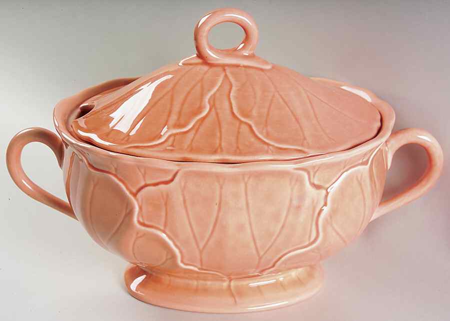 Lotus Peach Apricot Tureen &  Lid by Metlox - Poppytrail - Vernon-1