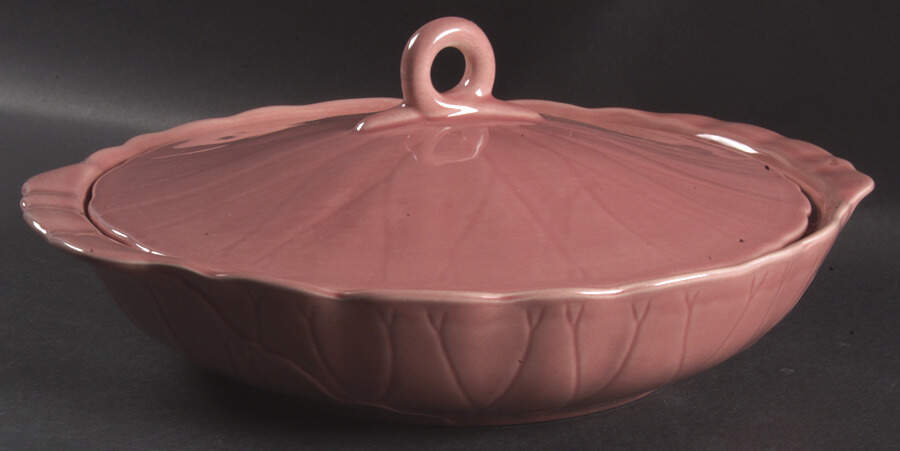 Lotus Rose 2 Qt Round Covered Casserole by Metlox - Poppytrail - Vernon-1