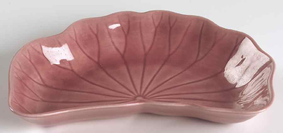 Lotus Rose Crescent Salad Plate by Metlox - Poppytrail - Vernon-1