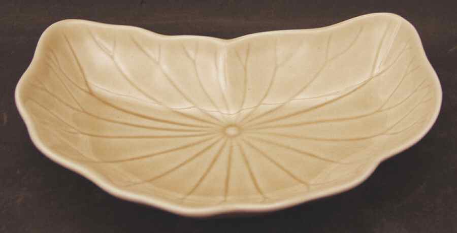 Lotus Sand Crescent Salad Plate by Metlox - Poppytrail - Vernon-1