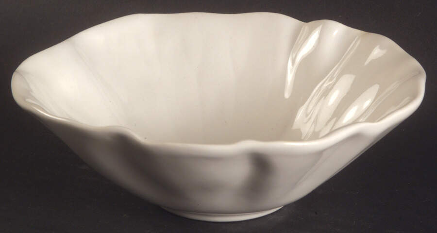 Lotus White Fruit/Dessert (Sauce) Bowl by Metlox - Poppytrail - Vernon-1