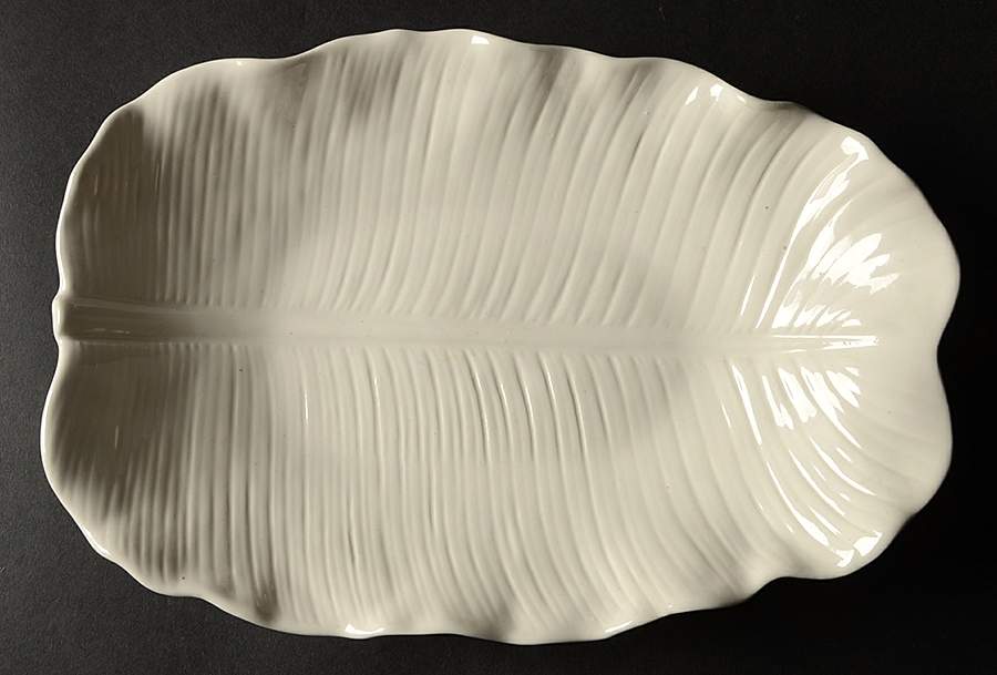 Lotus White 10" Oval Serving Platter by Metlox - Poppytrail - Vernon-1