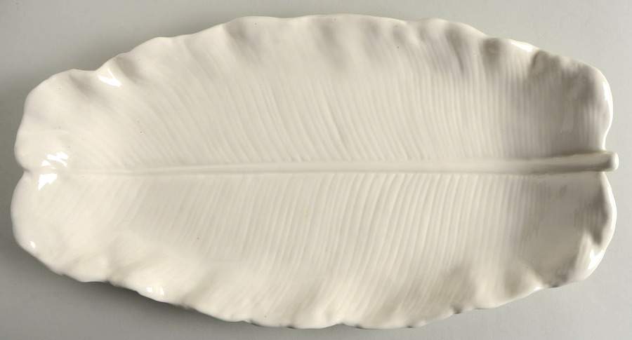 Lotus White 16" Oval Serving Platter by Metlox - Poppytrail - Vernon-1