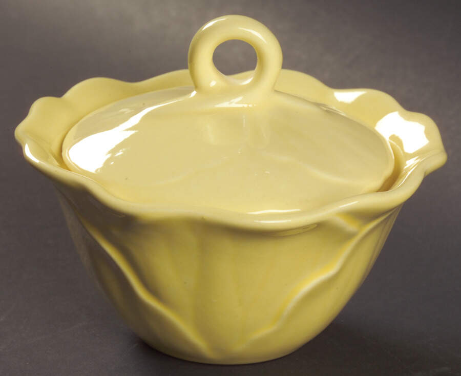 Lotus Canary Yellow (Light) Sugar Bowl & Lid by Metlox - Poppytrail - Vernon-1