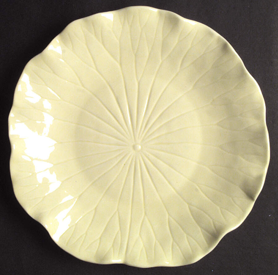 Lotus Canary Yellow (Light) Dinner Plate by Metlox - Poppytrail - Vernon-1