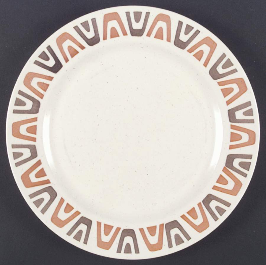 Luau Dinner Plate by Metlox - Poppytrail - Vernon-1