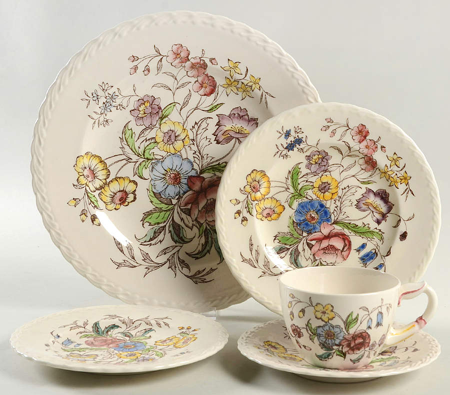 May Flower 5 Piece Place Setting by Metlox - Poppytrail - Vernon-1