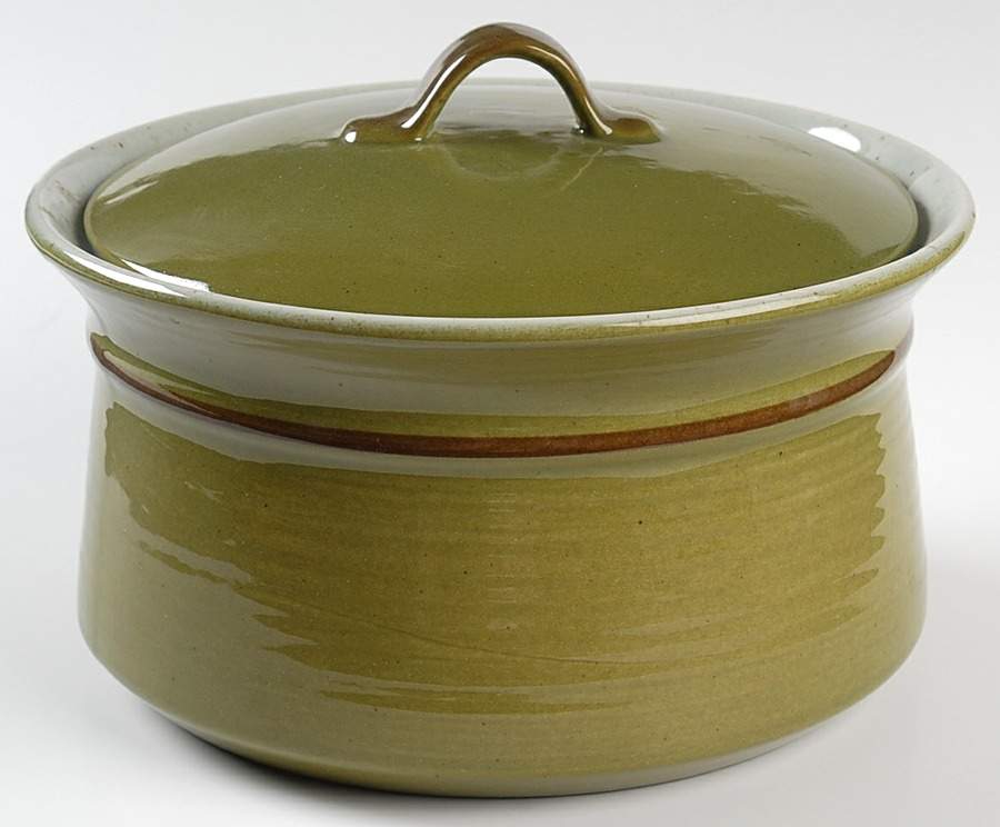 Marina 2.25 Qt Round Covered Casserole by Metlox - Poppytrail - Vernon-1