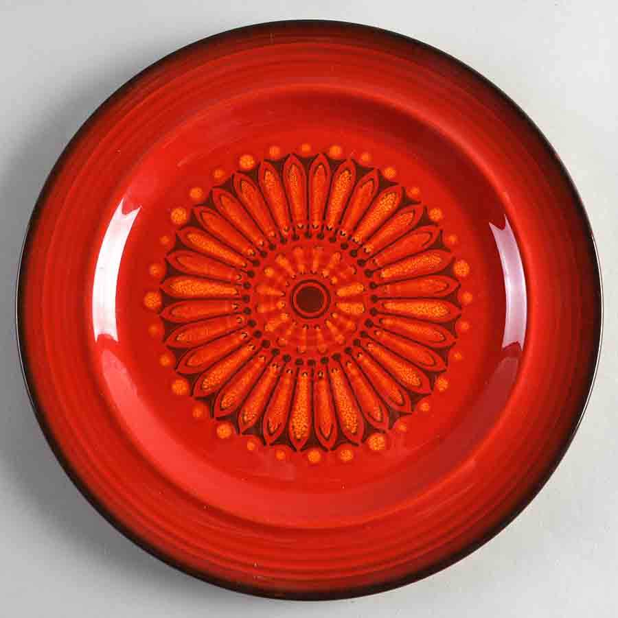 Medallion Red Dinner Plate by Metlox - Poppytrail - Vernon-1