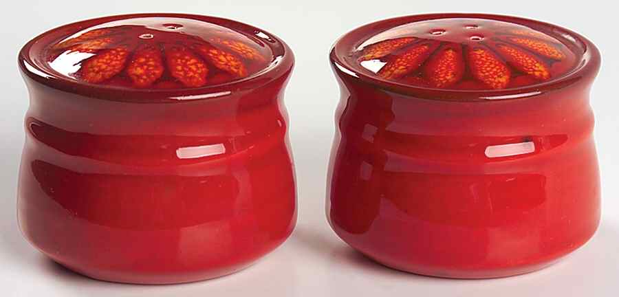 Medallion Red Salt & Pepper Set by Metlox - Poppytrail - Vernon-1
