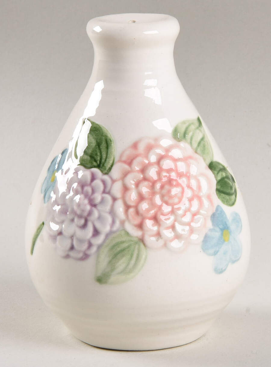 Memories Pepper Shaker by Metlox - Poppytrail - Vernon-1