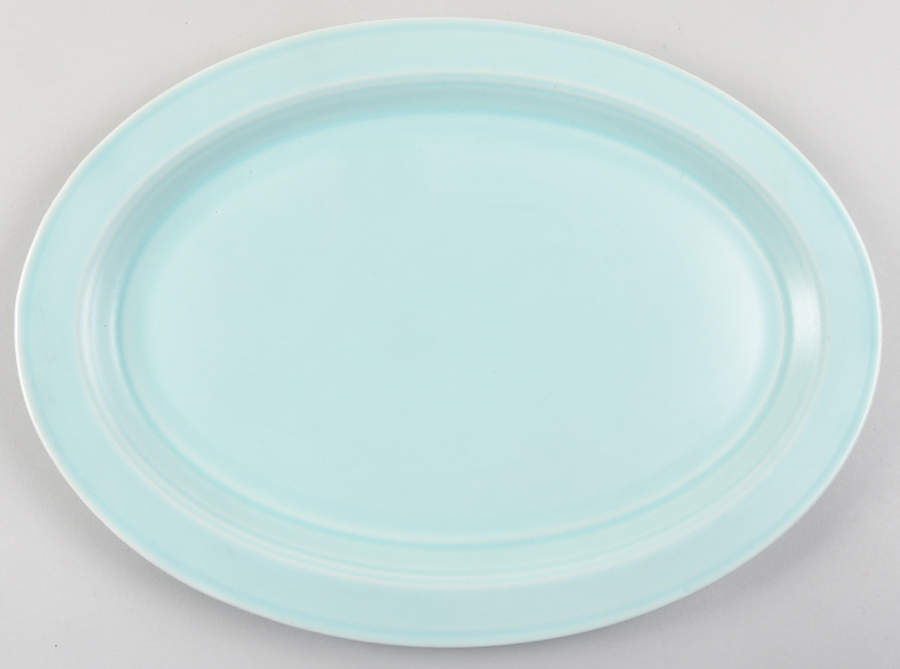 Modern California Pistachio 14" Oval Serving Platter by Metlox - Poppytrail - Vernon-1