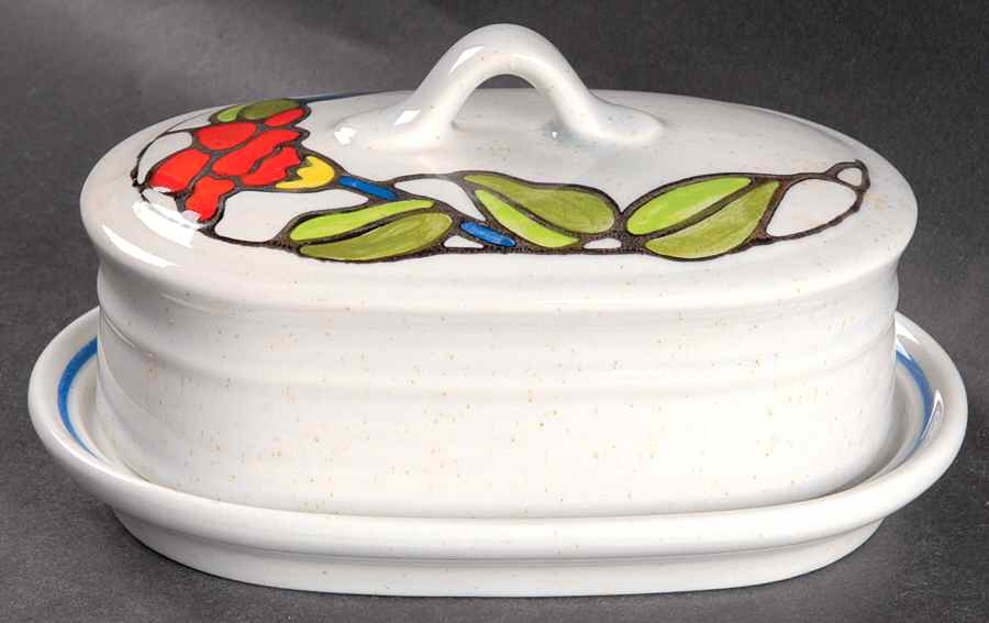Moulin (Formerly Known As Moulin Rouge) 1/4 Lb Covered Butter by Metlox - Poppytrail - Vernon-1