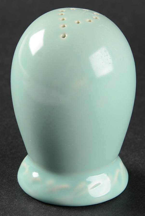Native California Green Pepper Shaker by Metlox - Poppytrail - Vernon-1