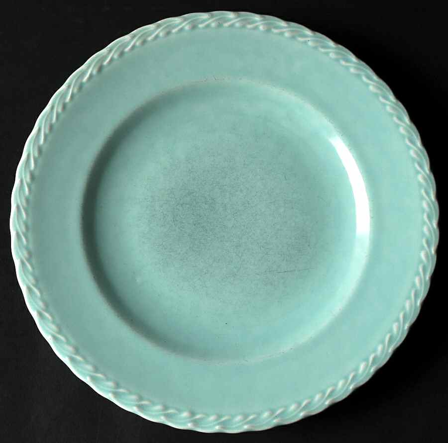 Native California Green Dinner Plate by Metlox - Poppytrail - Vernon-1
