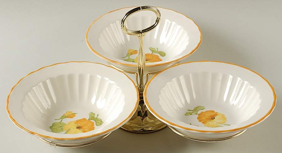 Nasturtium 7" x 12" 3-Part Relish & Metal Stand (CERC) HC by Metlox - Poppytrail - Vernon-1