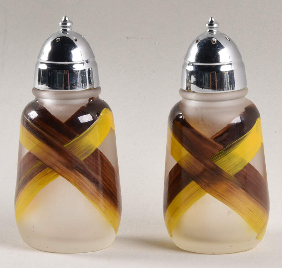 Organdie Glassware Salt and Pepper Set by Metlox - Poppytrail - Vernon-1