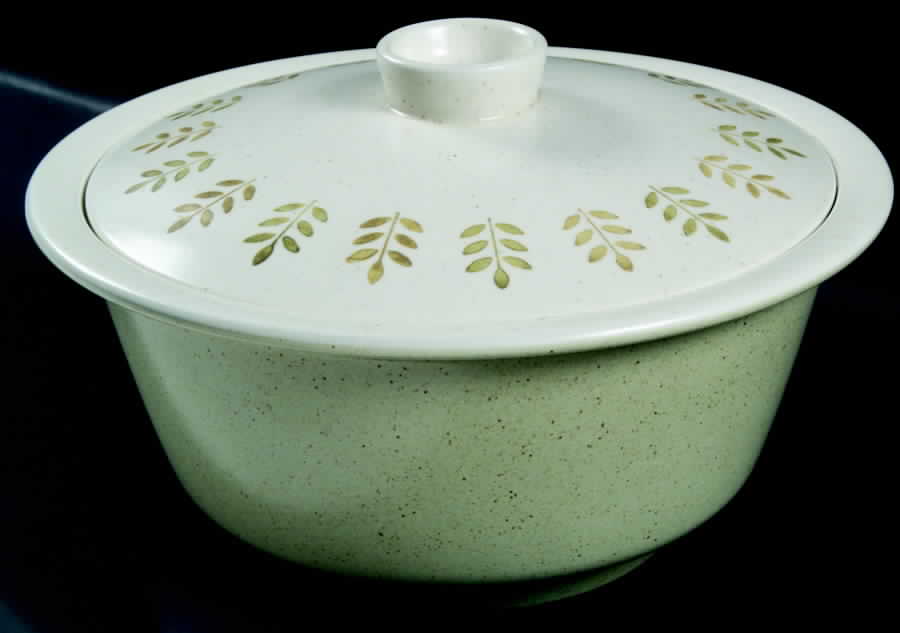 Pepper Tree 1.5 Qt Round Covered Casserole by Metlox - Poppytrail - Vernon-1