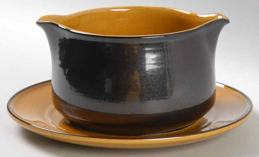 Petalburst Gravy Boat with Attached Underplate by Metlox - Poppytrail - Vernon-1