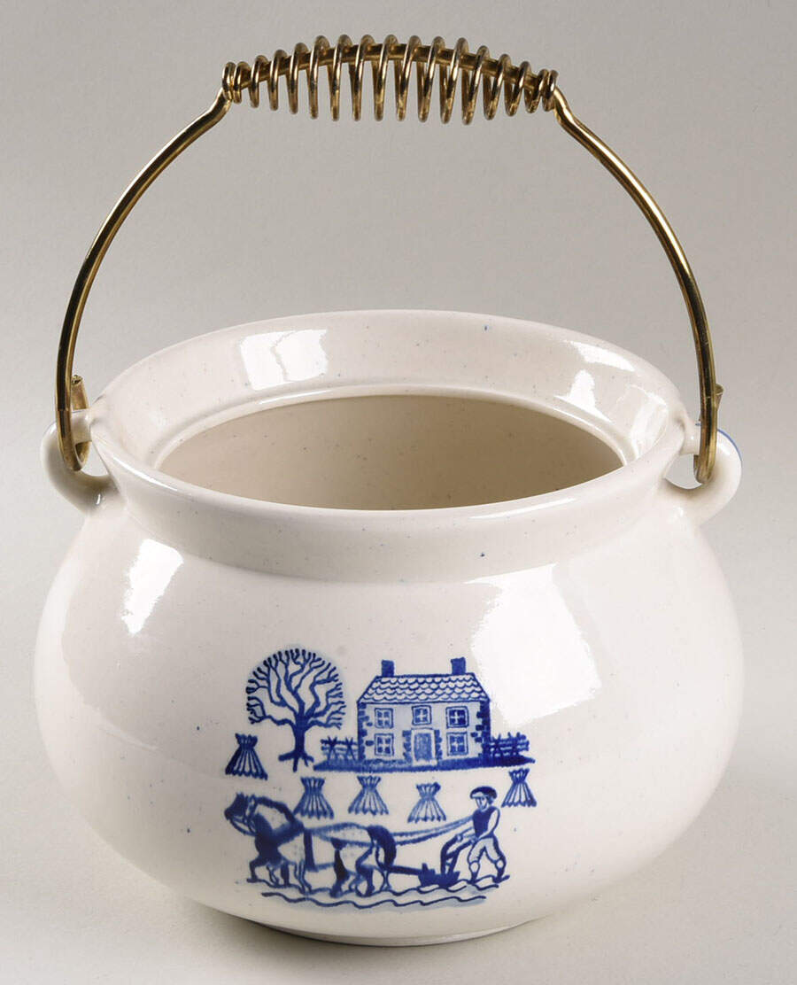 Provincial Blue Kettle Casserole No Lid by Metlox - Poppytrail - Vernon-1