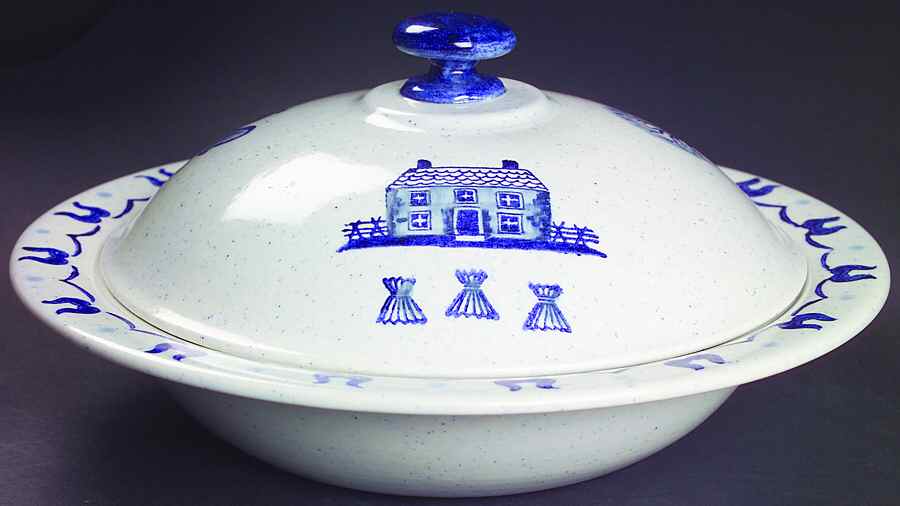 Provincial Blue Round Covered Vegetable (RV10 Base) by Metlox - Poppytrail - Vernon-1