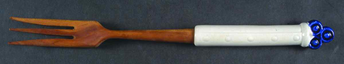 Provincial Blue Salad Serving Fork with Wood Prongs by Metlox - Poppytrail - Vernon-1