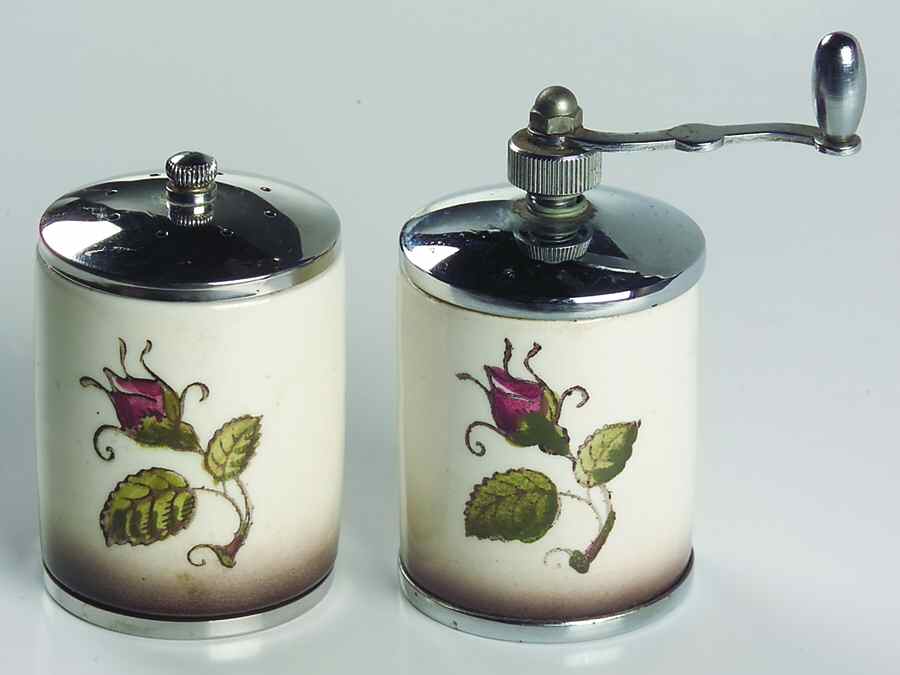 Provincial Rose Salt Mill & Pepper Mill Set by Metlox - Poppytrail - Vernon-1