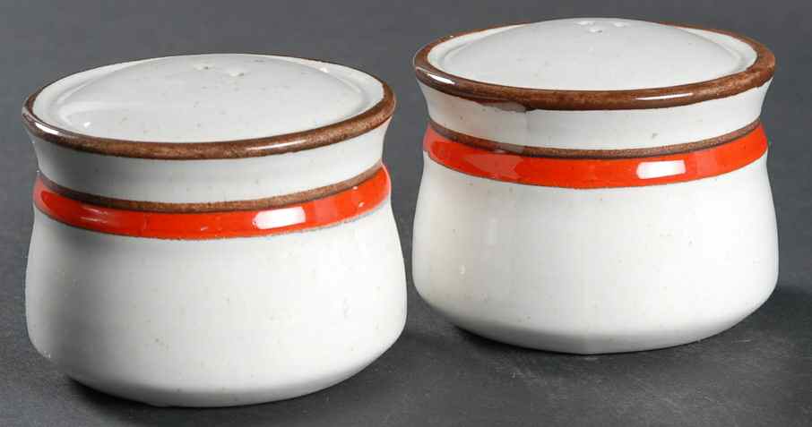 Primary Red Salt & Pepper Set by Metlox - Poppytrail - Vernon-1