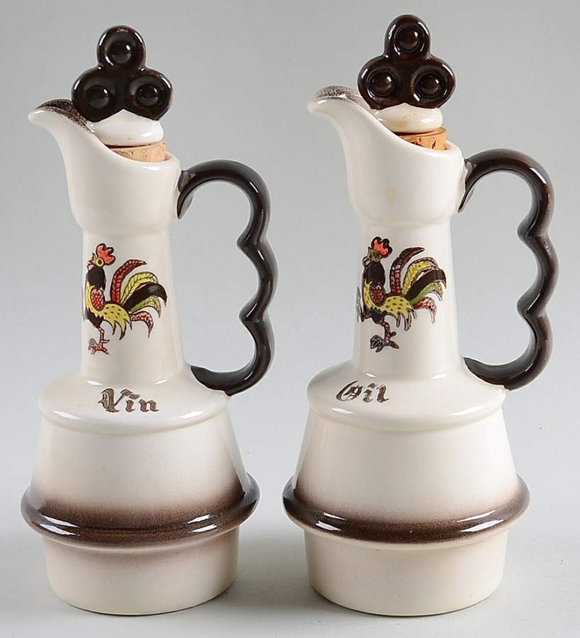Red Rooster Vinegar and Oil Set with Stoppers by Metlox - Poppytrail - Vernon-1