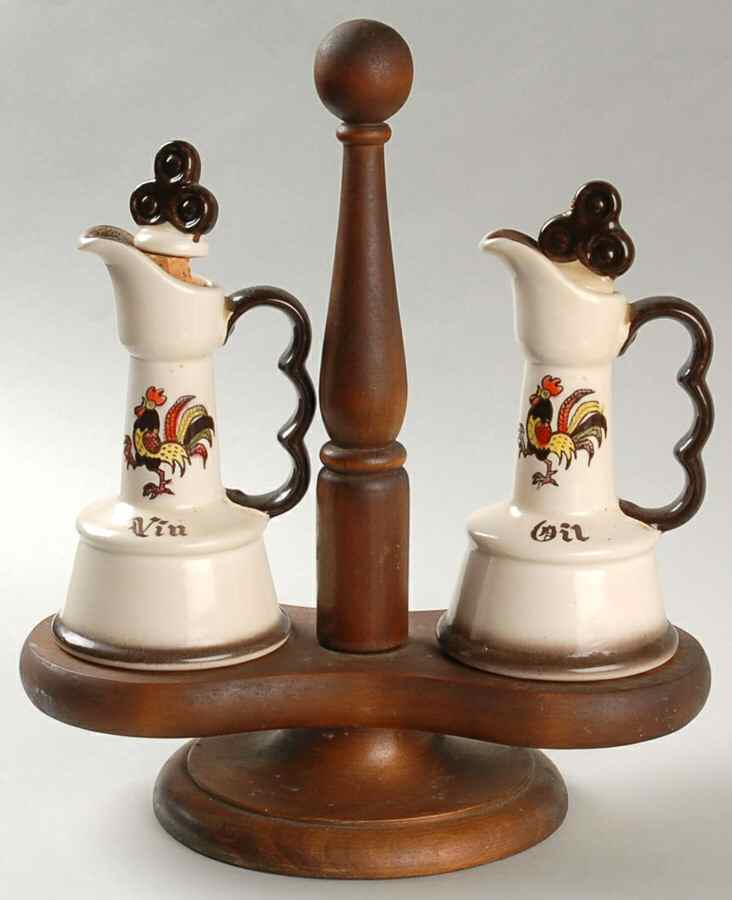 Red Rooster 2-Piece Oil & Vingar Condiment Set with Wood Stand by Metlox - Poppytrail - Vernon-1