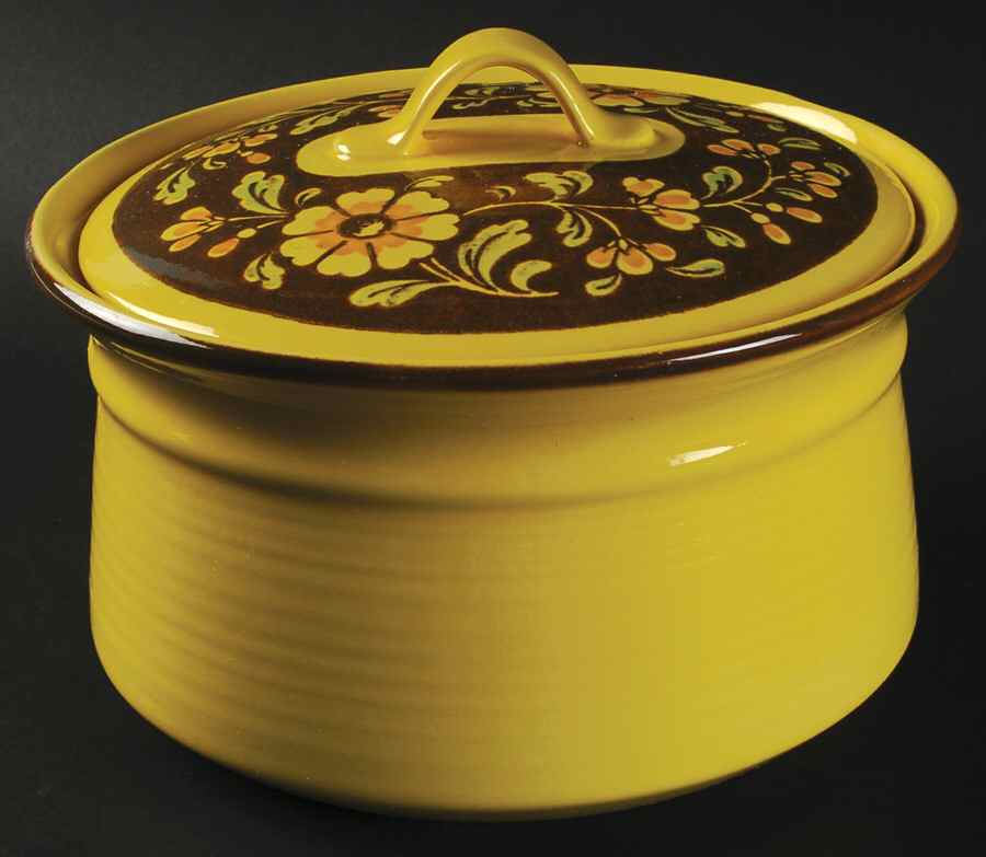 San Clemente Spanish Yellow 2 Qt Round Covered Casserole by Metlox - Poppytrail - Vernon-1