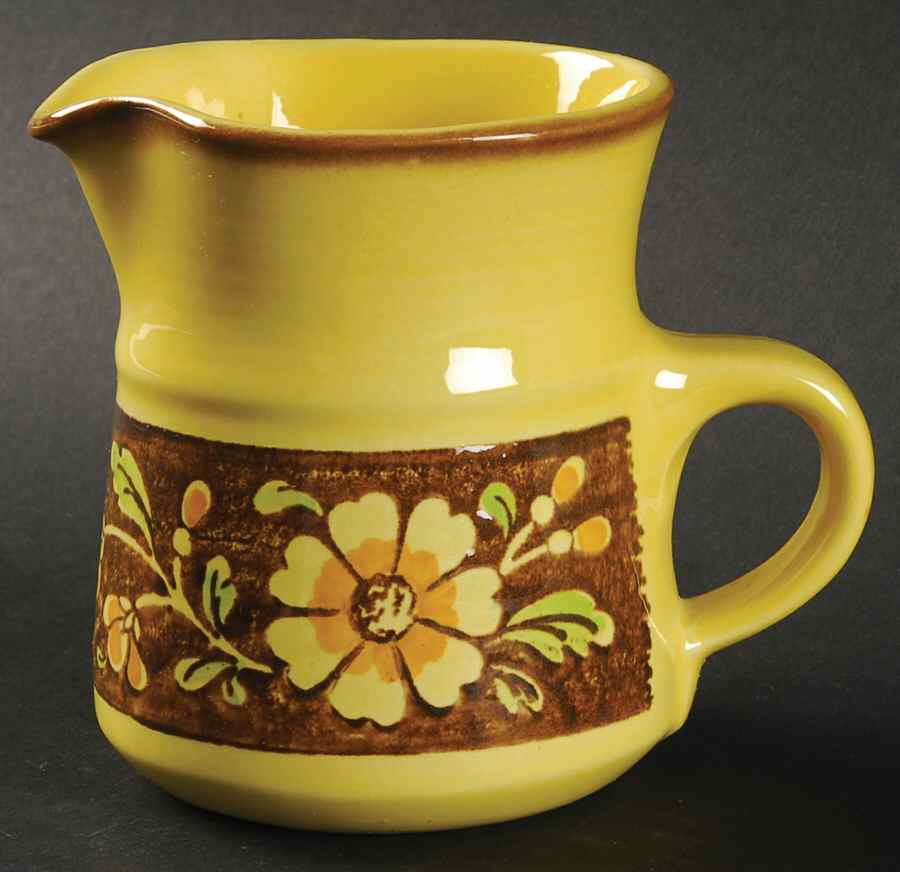 San Clemente Spanish Yellow Creamer by Metlox - Poppytrail - Vernon-1