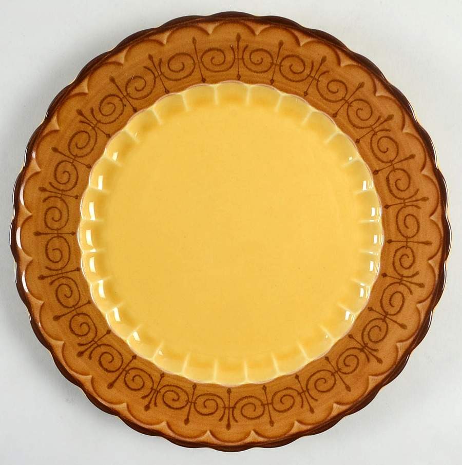 San Fernando Gold Luncheon Plate by Metlox - Poppytrail - Vernon-1