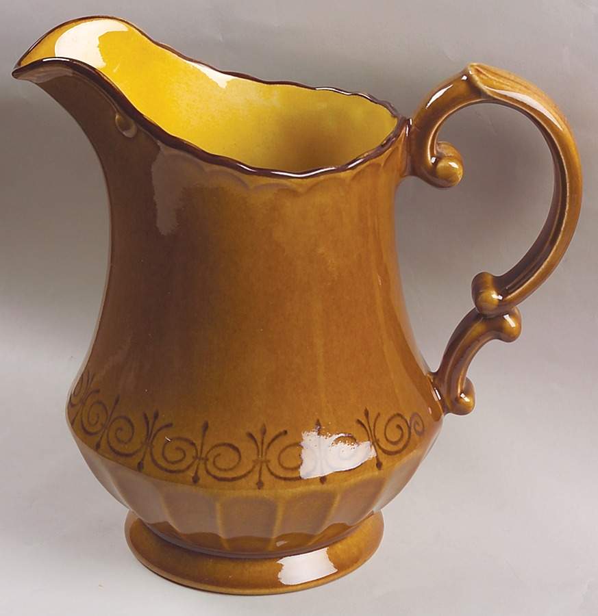 San Fernando Gold 56 Oz Pitcher by Metlox - Poppytrail - Vernon-1