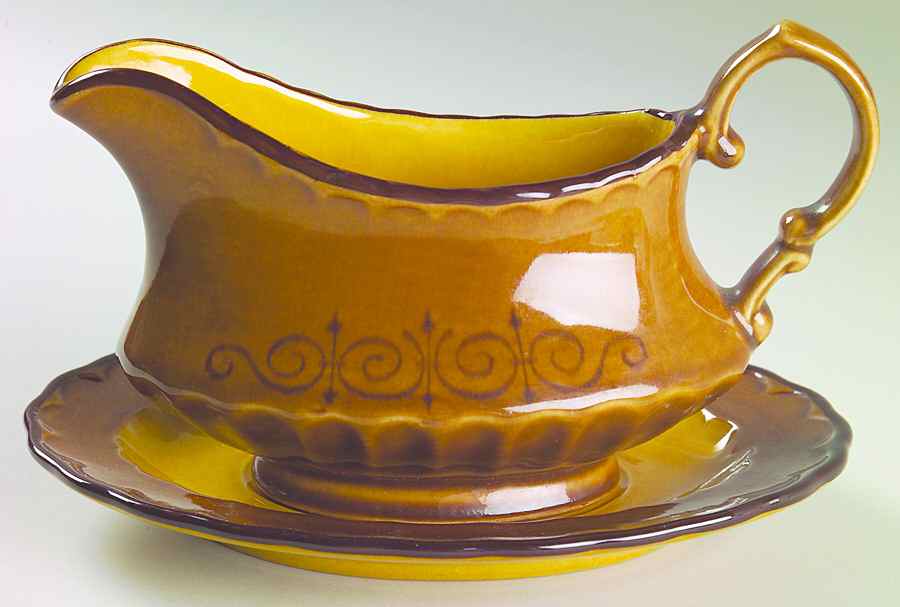 San Fernando Gold Gravy Boat & Underplate by Metlox - Poppytrail - Vernon-1