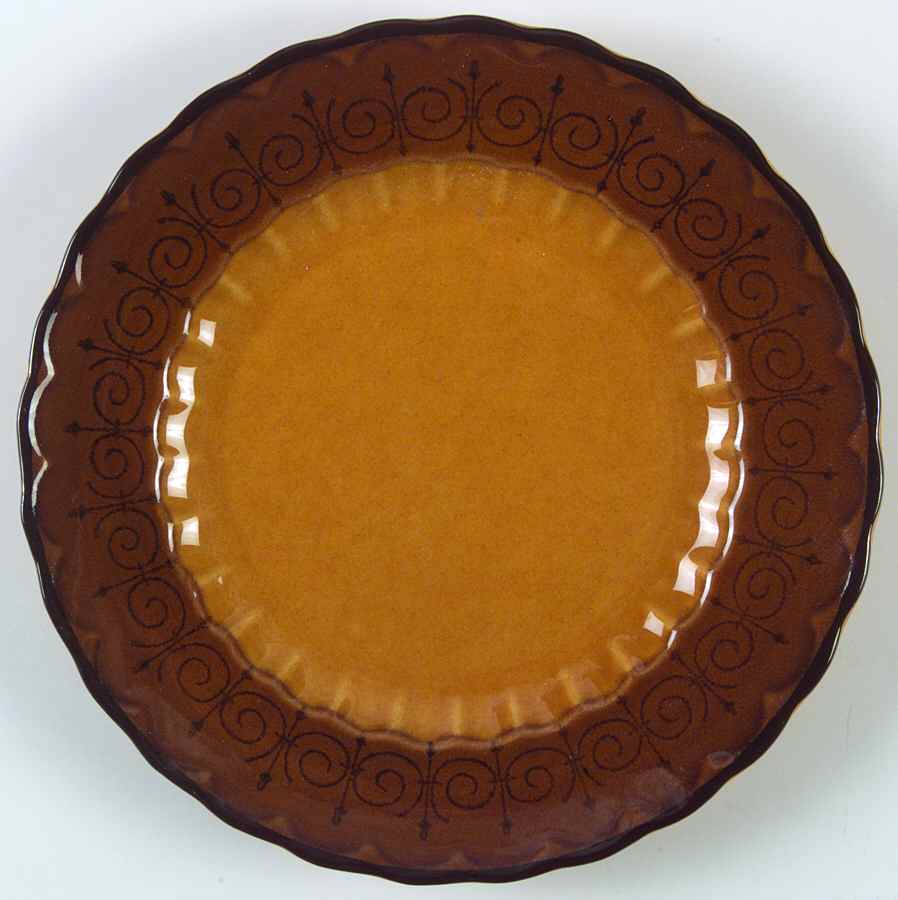 San Fernando Gold Salad Plate by Metlox - Poppytrail - Vernon-1