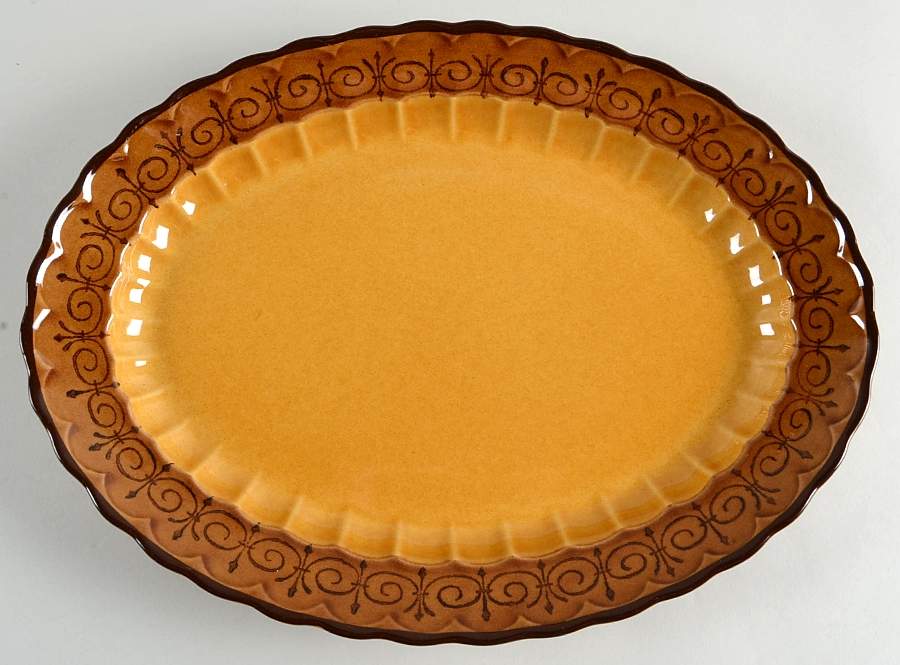 San Fernando Gold 14" Oval Serving Platter by Metlox - Poppytrail - Vernon-1