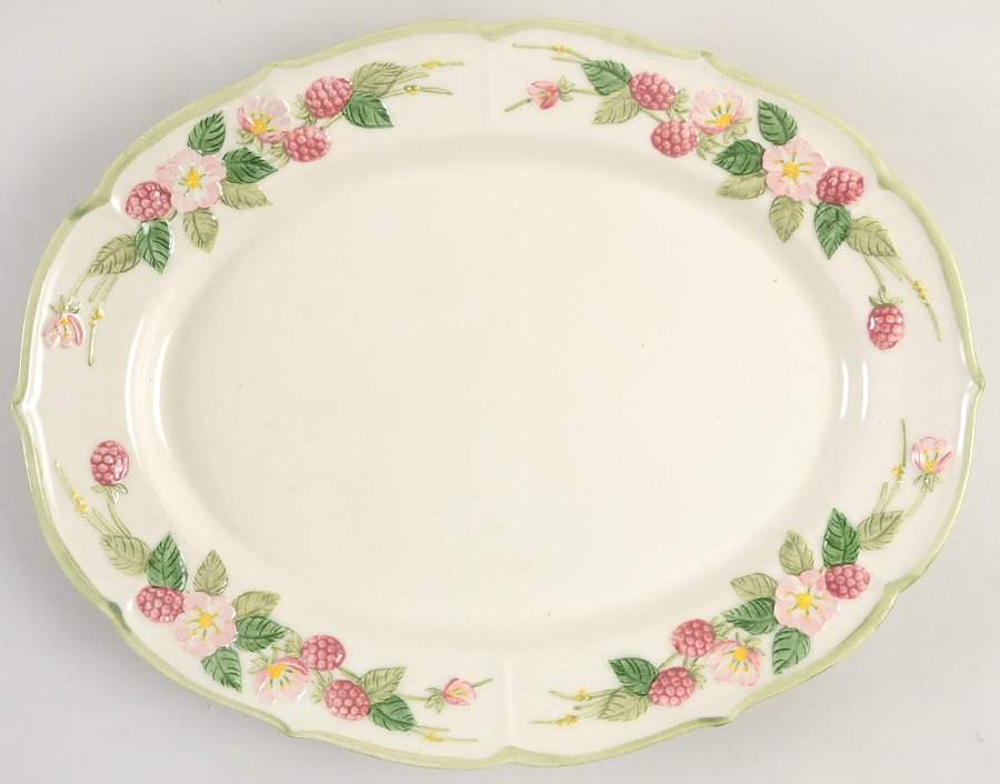 Sculptured Berry 14" Oval Serving Platter by Metlox - Poppytrail - Vernon-1