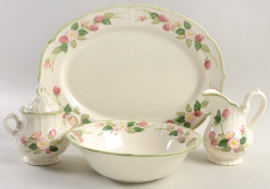 Sculptured Berry 5 Piece Hostess Set by Metlox - Poppytrail - Vernon-1