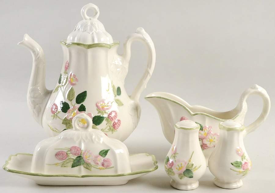 Sculptured Berry Completer Set by Metlox - Poppytrail - Vernon-1