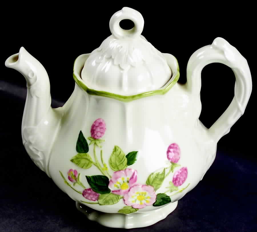 Sculptured Berry Teapot & Lid by Metlox - Poppytrail - Vernon-1