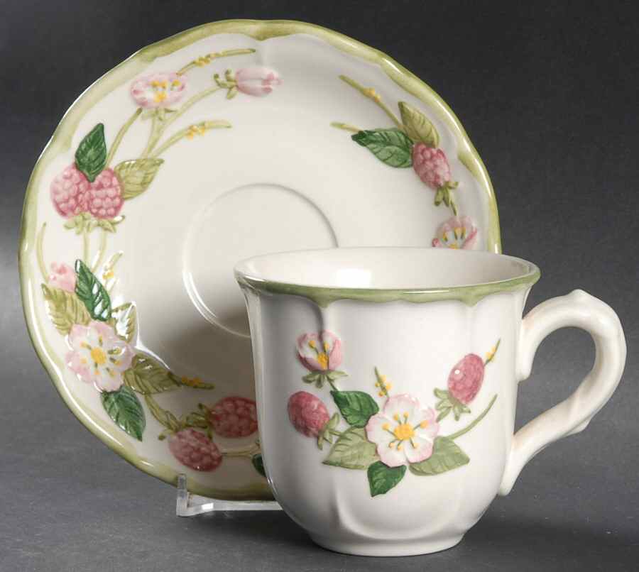 Sculptured Berry Flat Cup & Saucer Set by Metlox - Poppytrail - Vernon-1