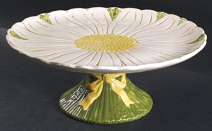 Sculptured Daisy 13" Diameter Pedestal Cake Stand by Metlox - Poppytrail - Vernon-1