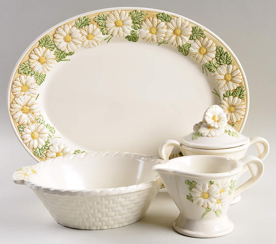 Sculptured Daisy 5 Piece Hostess Set by Metlox - Poppytrail - Vernon-1