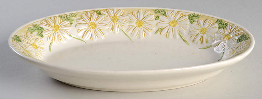 Sculptured Daisy 9" Oval Serving Platter by Metlox - Poppytrail - Vernon-1