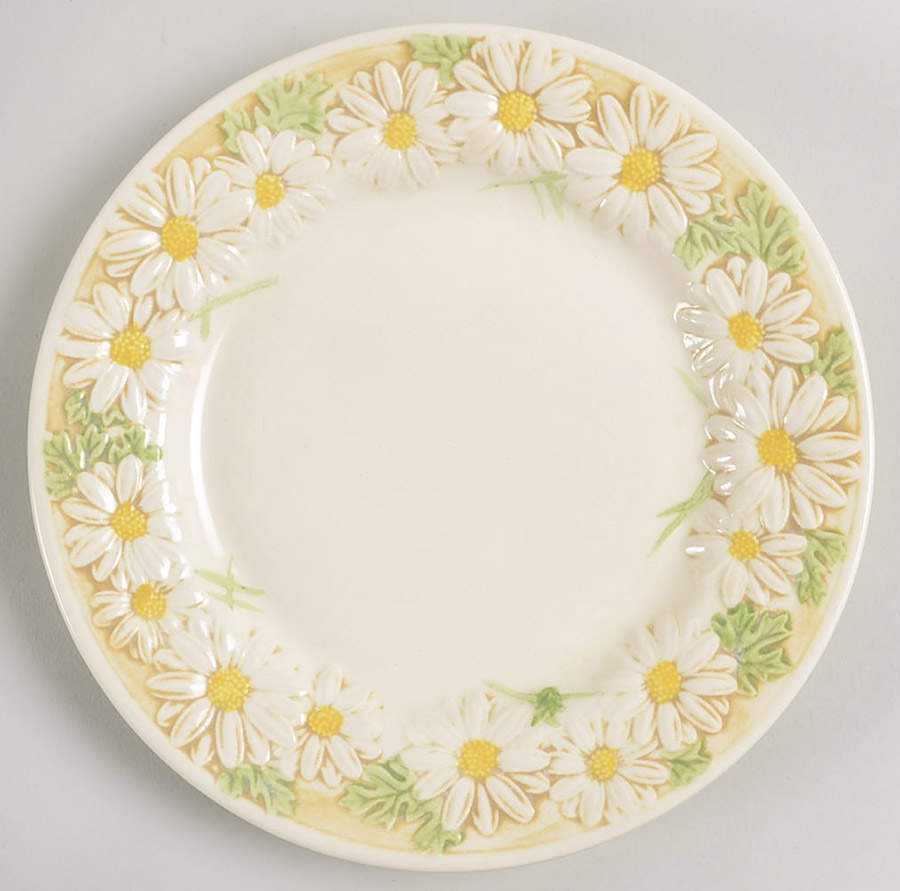 Sculptured Daisy Salad Plate by Metlox - Poppytrail - Vernon-1
