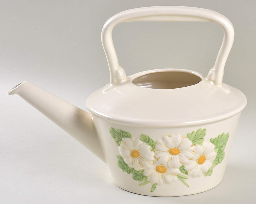 Sculptured Daisy Teapot No Lid by Metlox - Poppytrail - Vernon-1