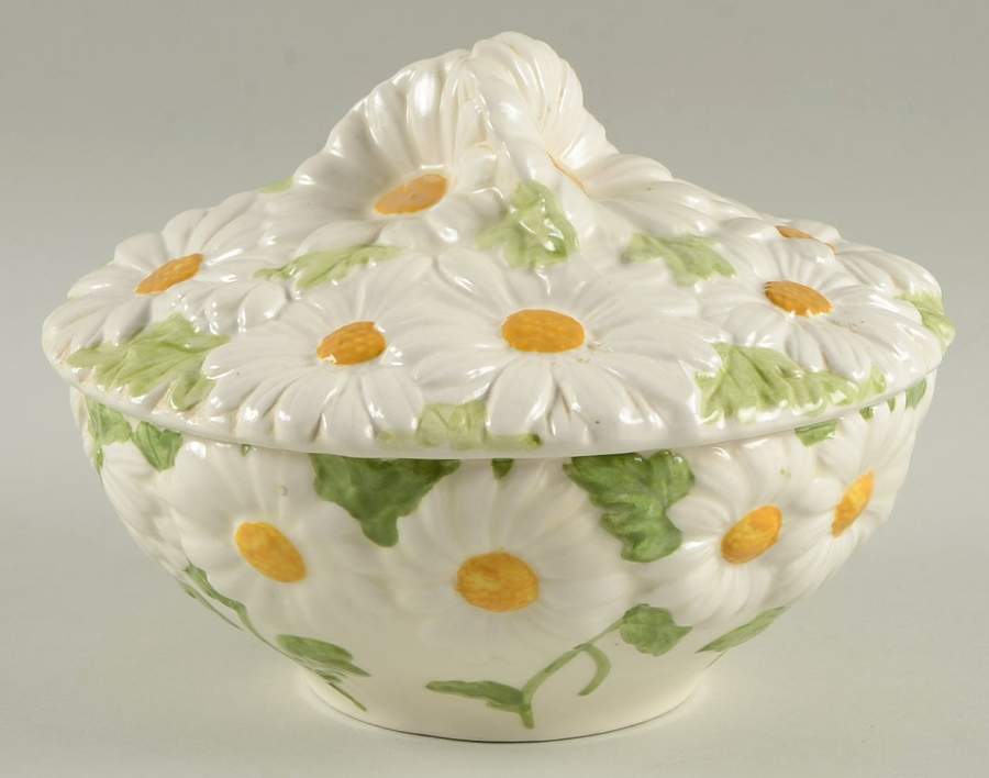 Sculptured Daisy Candy Box & Lid by Metlox - Poppytrail - Vernon-1